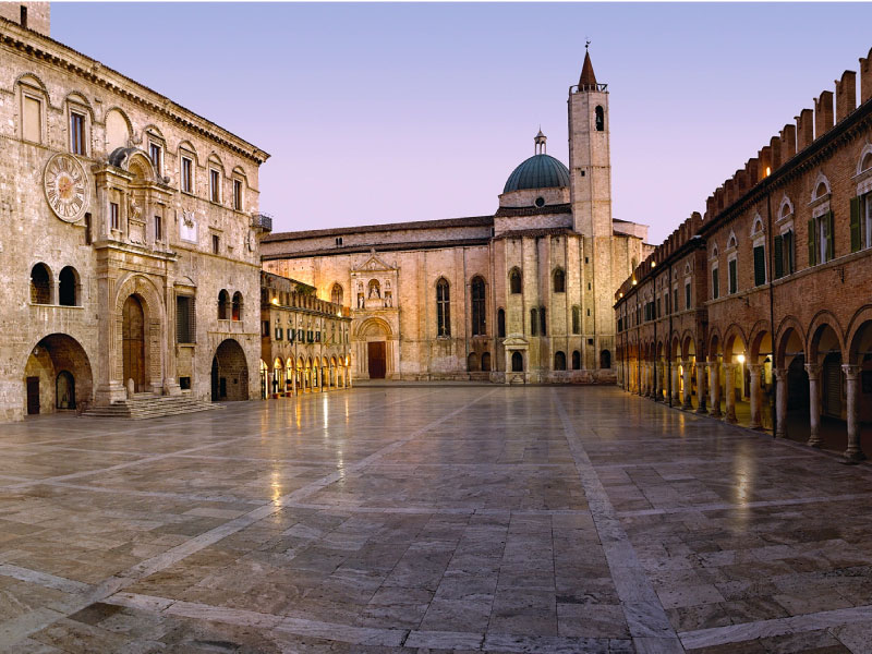 marchebikelife-tour-piazza-del-popolo-ascoli-piceno